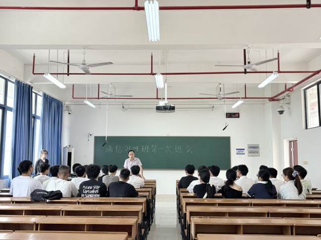 b081f1b165b60332ec49a54623bcfcb3